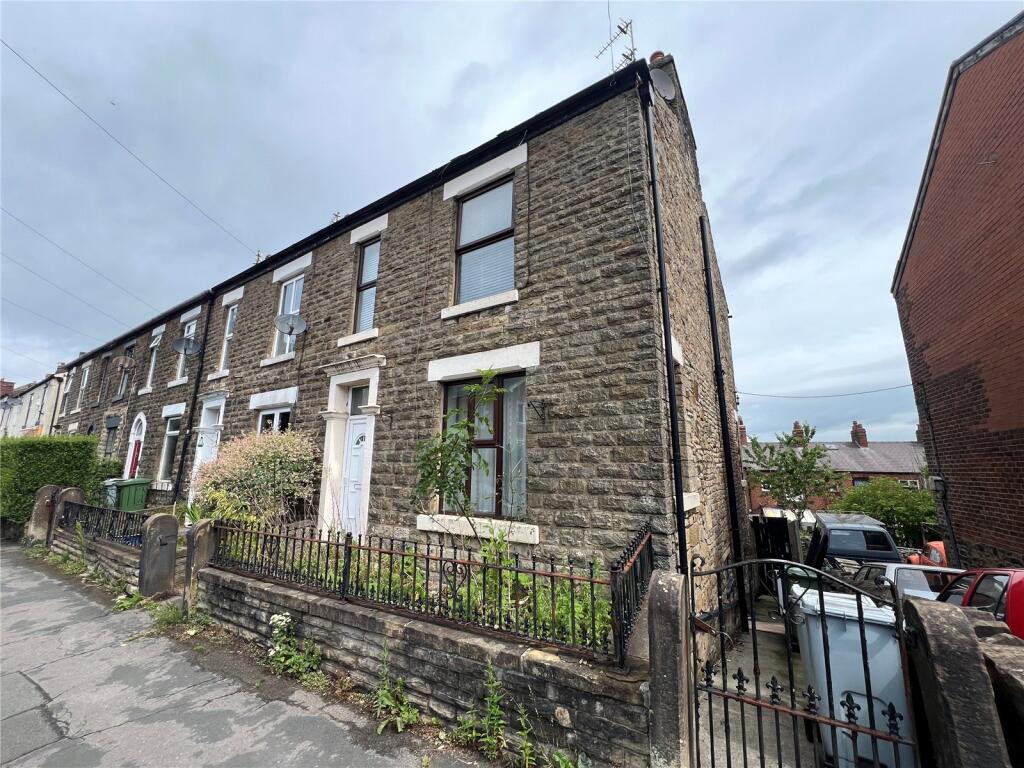 3 bedroom end of terrace house