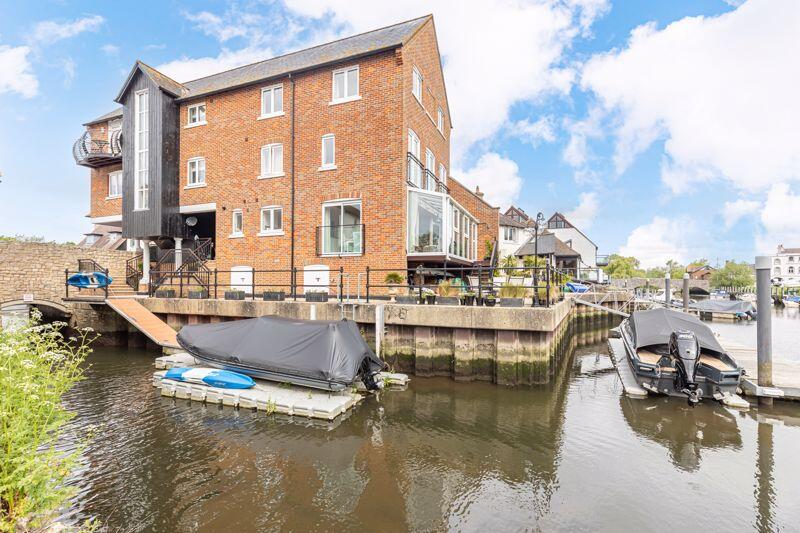 Additional property image - ROSSITERS QUAY. TOWN CENTRE.