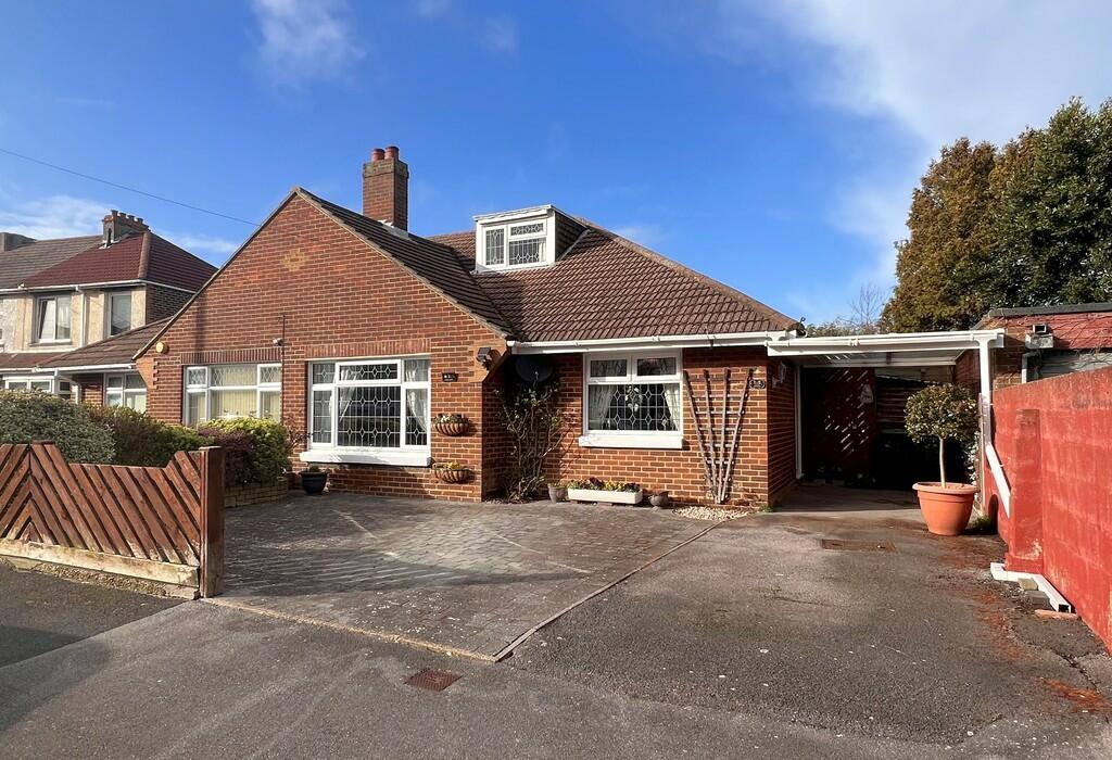 3 bedroom semidetached bungalow for sale in Chantry Road, Elson