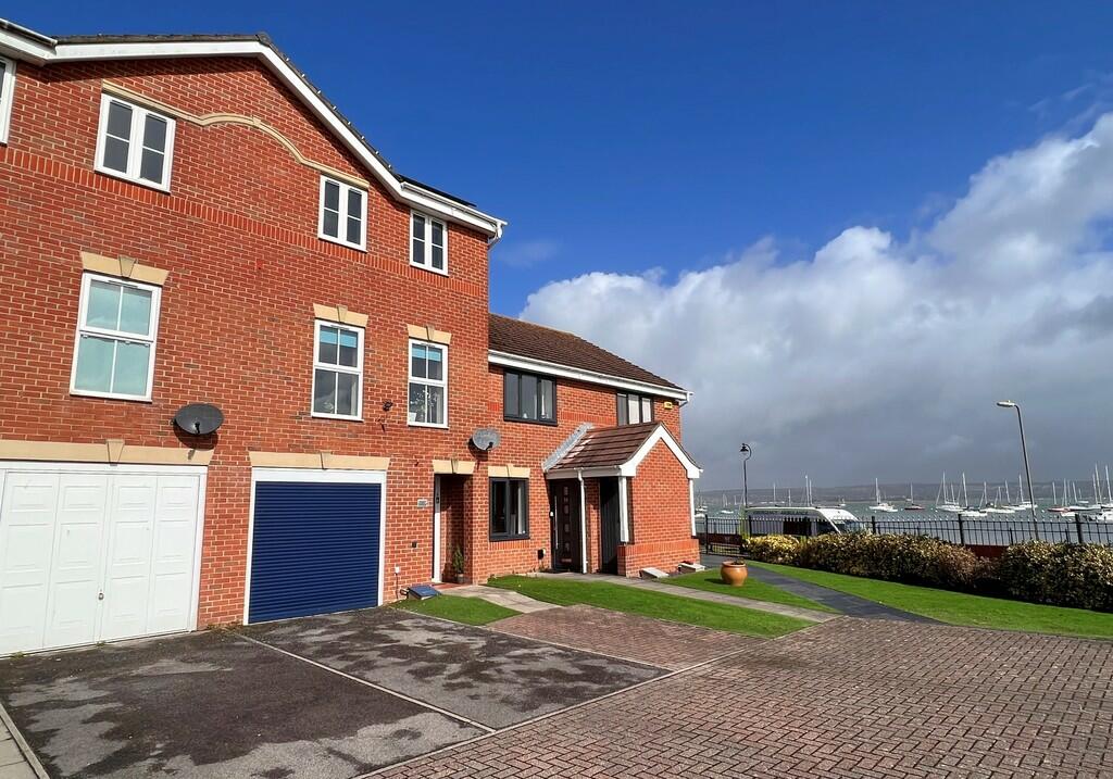 4 bedroom town house for sale in Charlotte Drive, Priddy's Hard, PO12