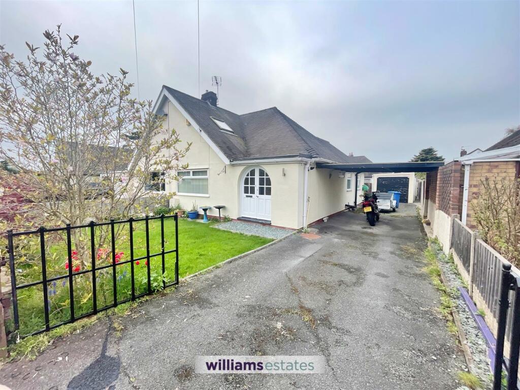 3 bedroom semidetached bungalow for sale in Roe Parc, St. Asaph, LL17