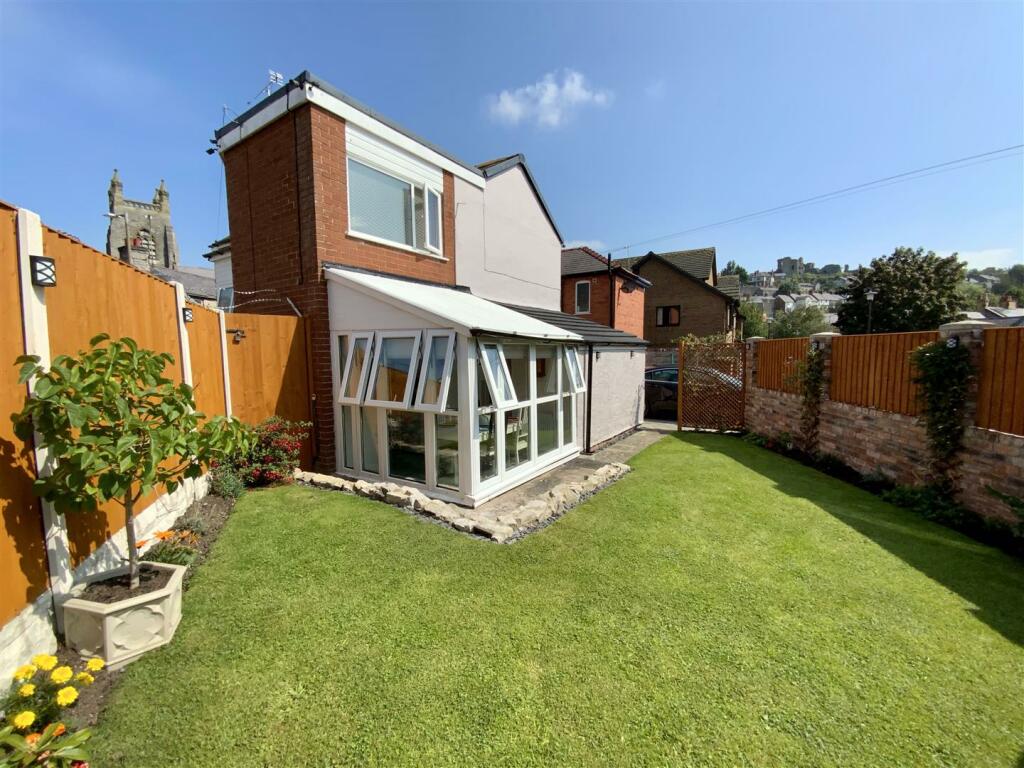 3 bedroom terraced house for sale in Henllan Place, Denbigh, LL16