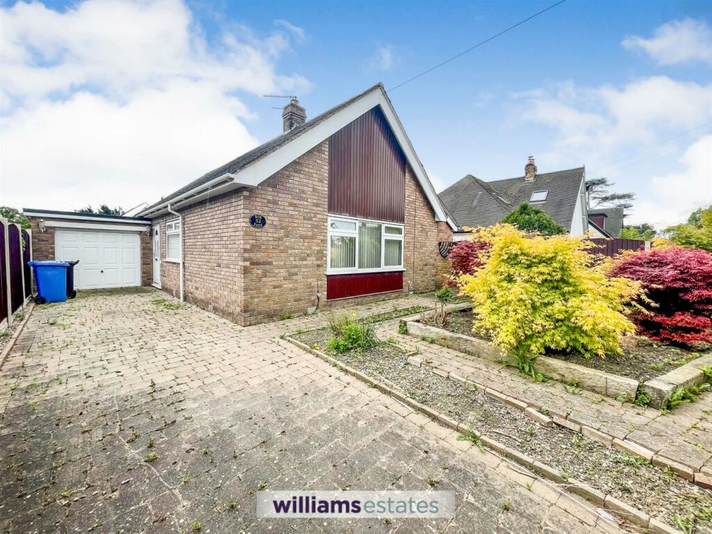 2 bedroom detached bungalow for sale in Roe Parc, St. Asaph, LL17