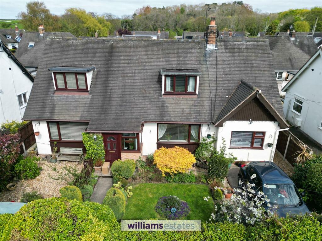 4 bedroom detached house for sale in Roe Parc, St. Asaph, LL17