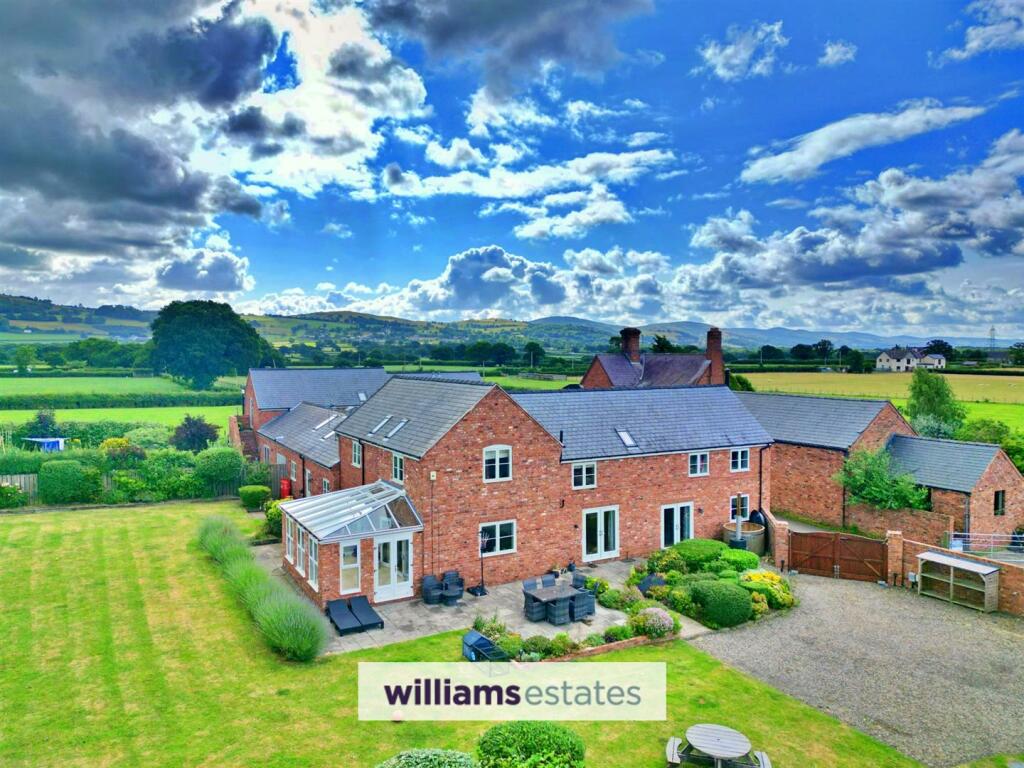 4 bedroom mews property for sale in Waen, St. Asaph, LL17