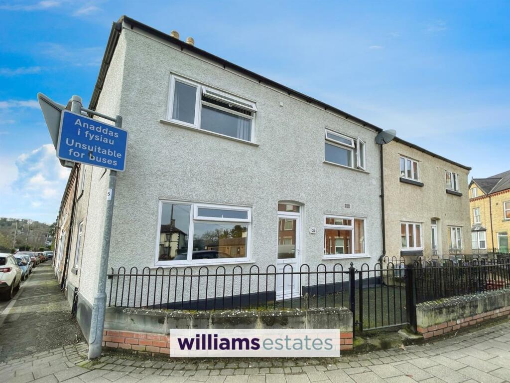 2 bedroom terraced house for sale in Ruthin Road, Denbigh, LL16