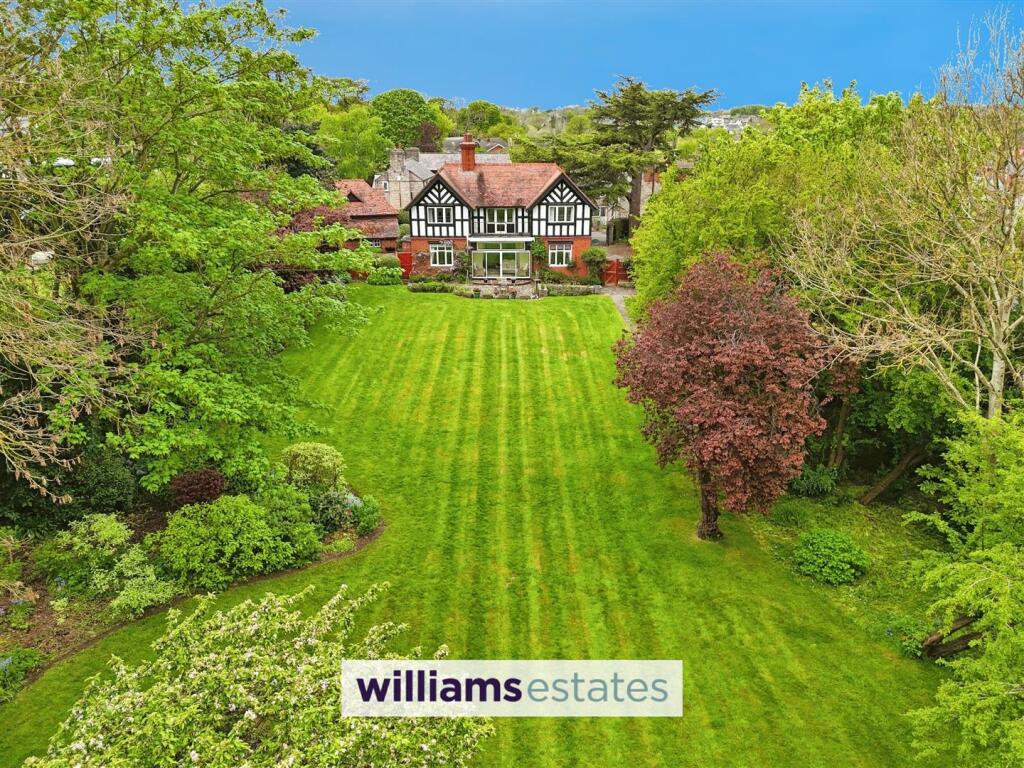 5 bedroom house for sale in Henllan Road, Trefnant, LL16