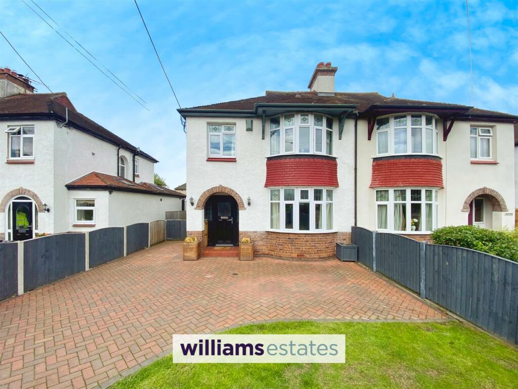 3 bedroom semidetached house for sale in Ruthin Road, Denbigh, LL16