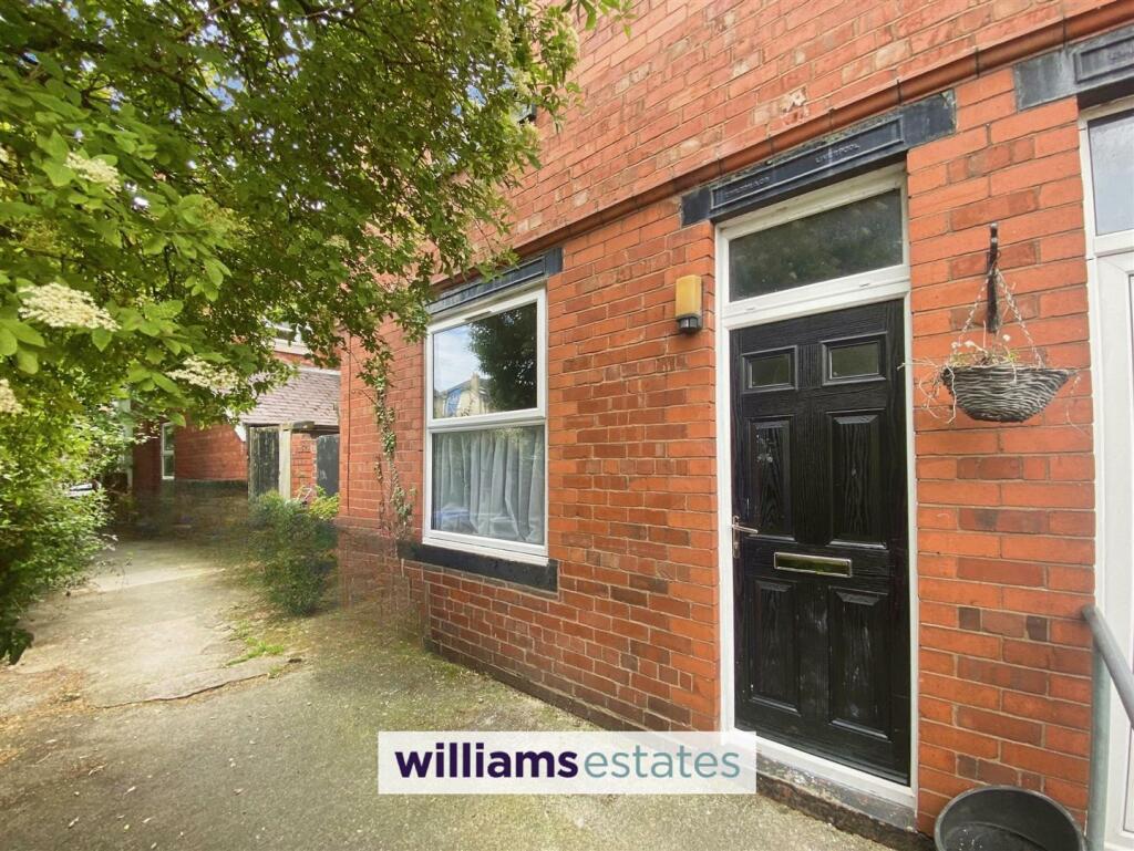 2 bedroom house for sale in Merllyn Terrace, St. Asaph, LL17