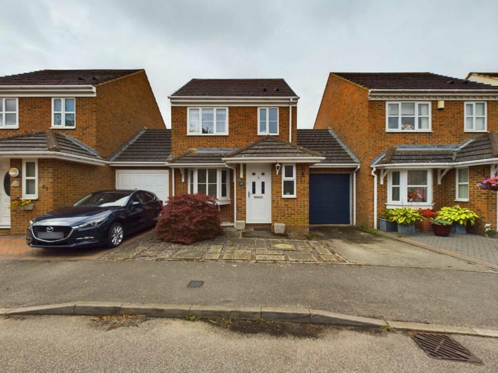 3 bedroom link detached house for sale in 57 Lark Vale, Watermead