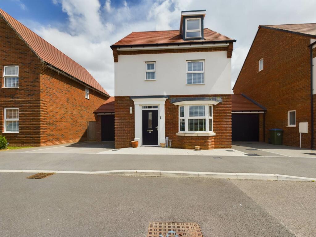 4 bedroom detached house for sale in Emperor Lane, Kingsbrook
