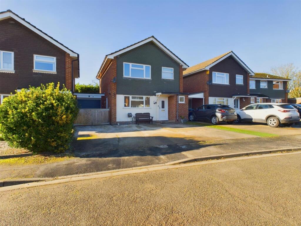 3 bedroom detached house