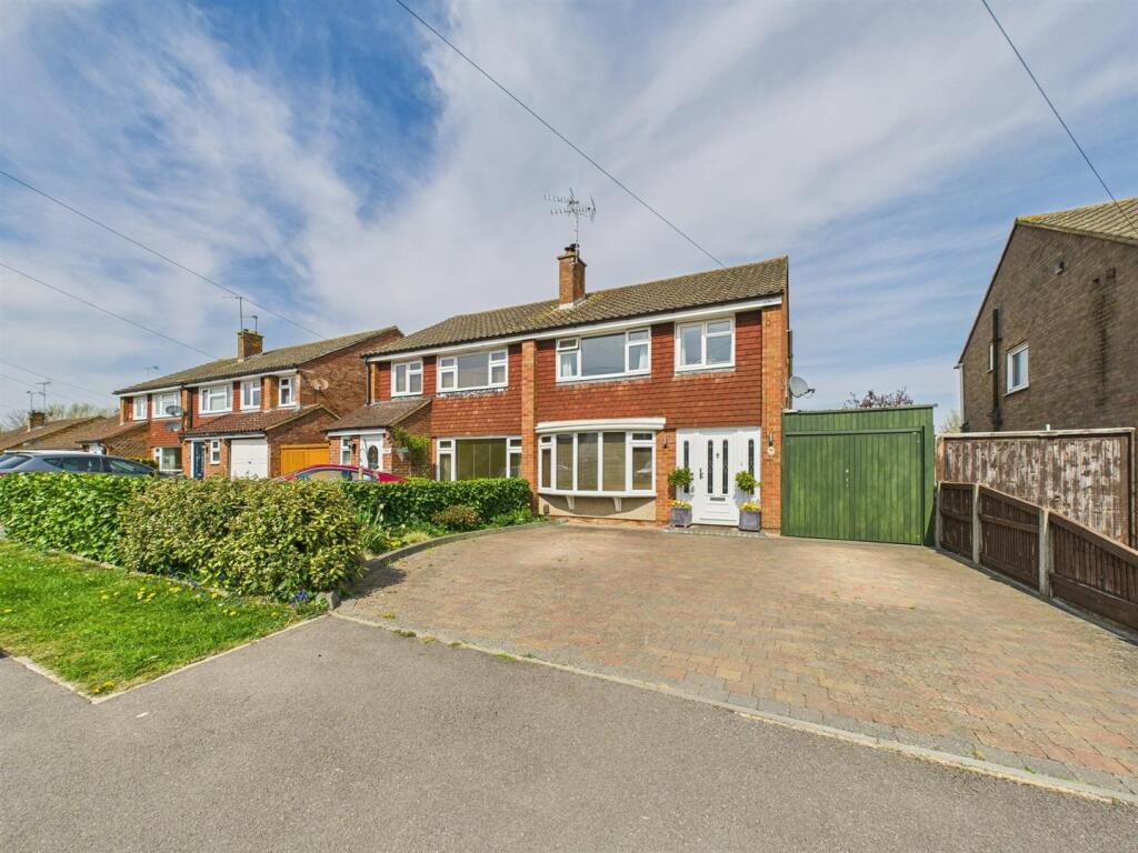 Main image of property: Broughton Avenue, Broughton, Aylesbury