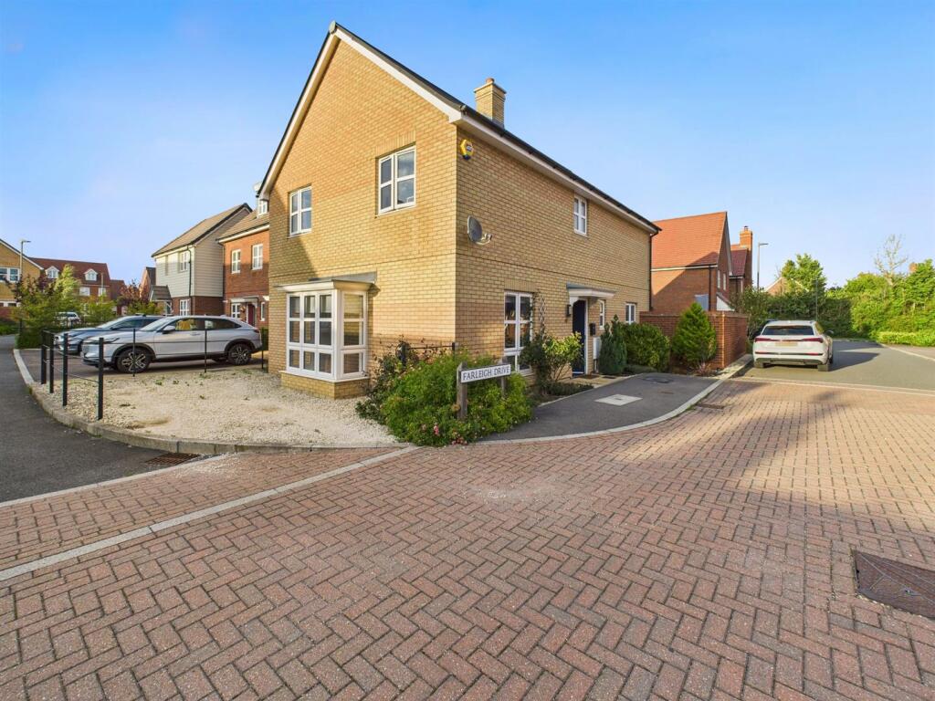 Main image of property: Farleigh Drive, Berryfields, Aylesbury