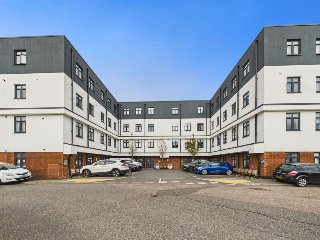Main image of property: Cambridge Place, Aylesbury, Buckinghamshire
