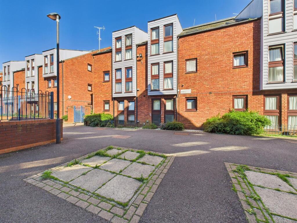 Main image of property: Wycliffe End, Aylesbury, Buckinghamshire