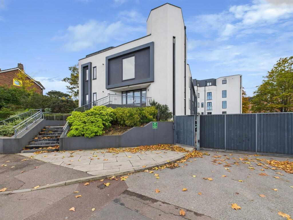 Main image of property: Walton Street, Aylesbury, Buckinghamshire