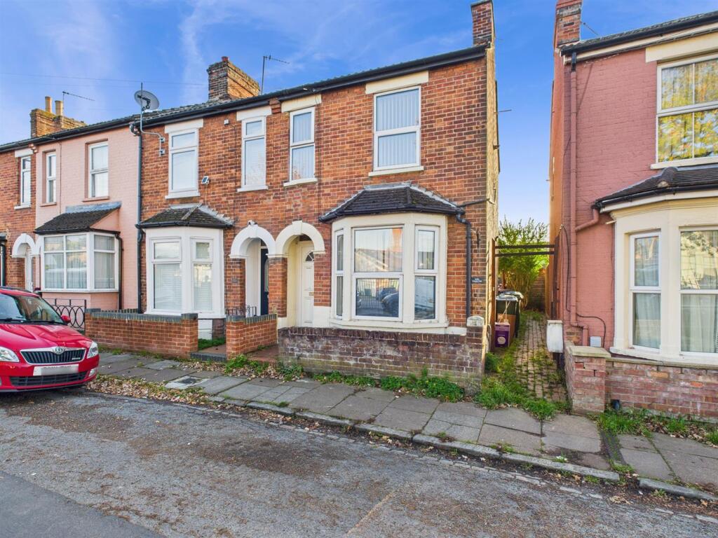 Main image of property: Queens Park, Aylesbury, Buckinghamshire