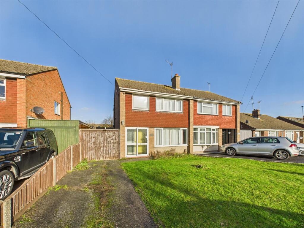 Main image of property: Broughton Avenue, Broughton, Aylesbury