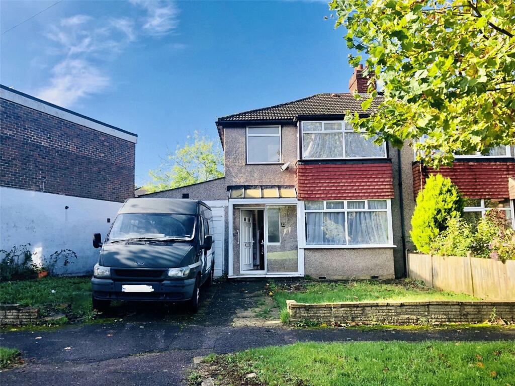 House for rent in Hamsey Green Gardens, Warlingham, Surrey, CR6