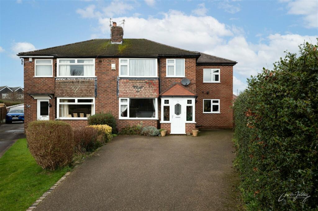 4 bedroom semidetached house for sale in Alderley Close, Hazel Grove