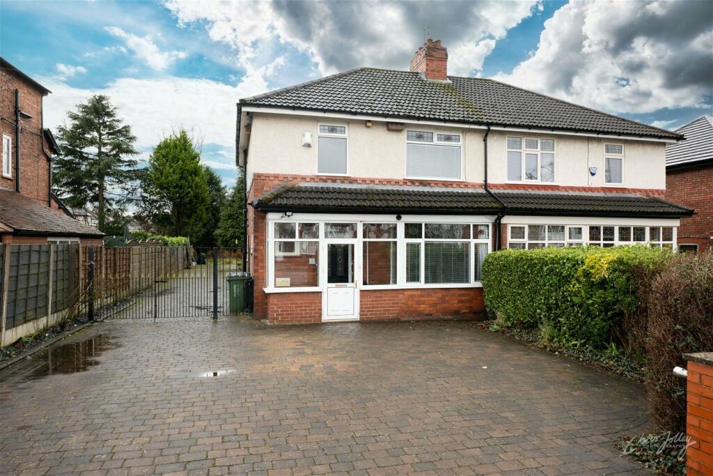 3 bedroom semidetached house for sale in Marple Road, Offerton