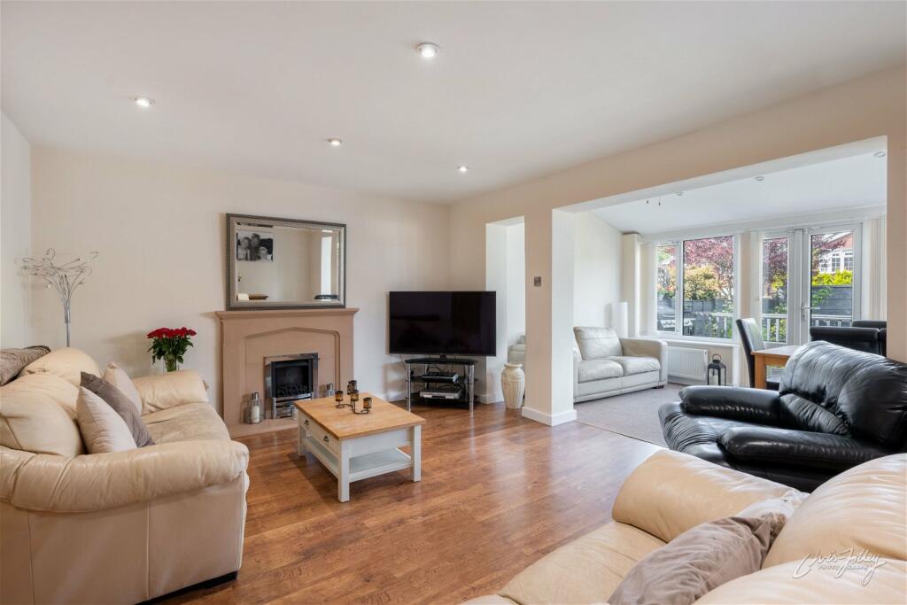 3 bedroom semidetached house for sale in Seal Road, Bramhall