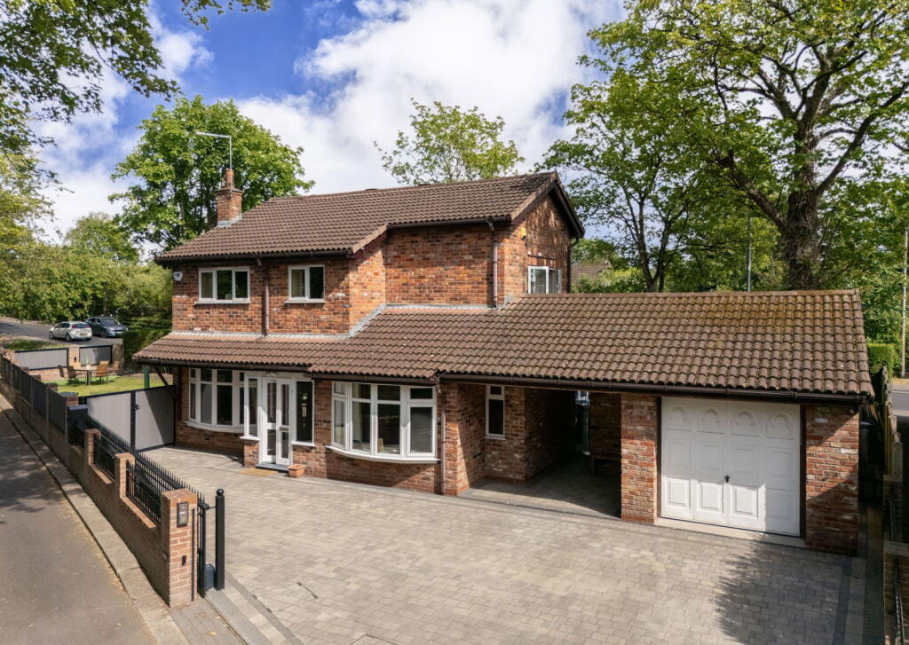 Main image of property: Barlows Lane South, Hazel Grove, Stockport SK7 5AJ
