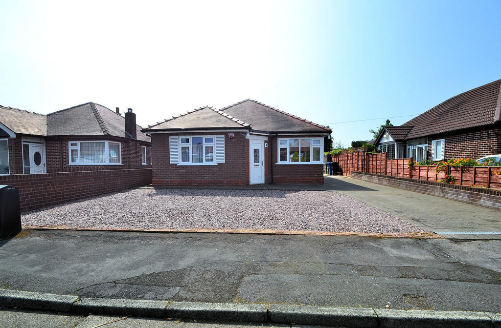2 bedroom detached bungalow for sale in Peveril Drive, Hazel Grove