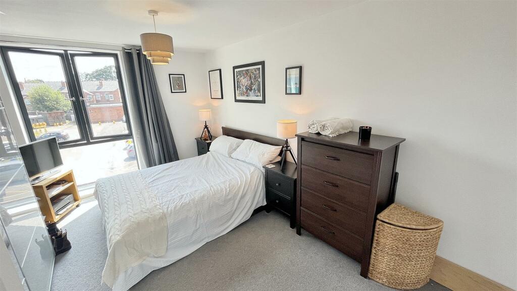 Additional property image - Moseley Central, Moseley