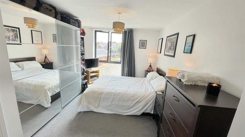 Additional property image - Moseley Central, Moseley