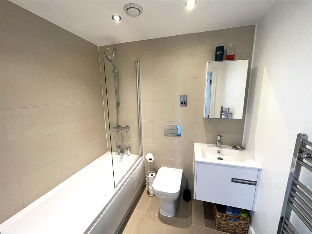 Additional property image - Moseley Central, Moseley