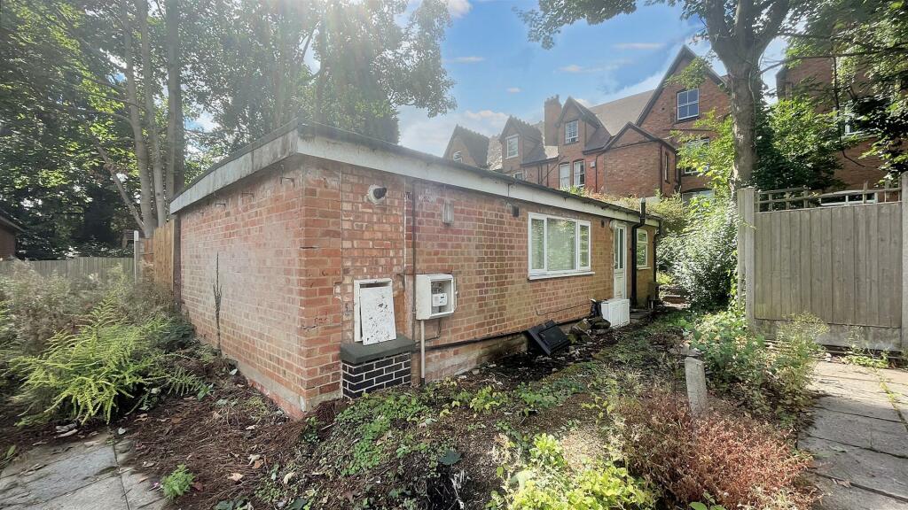 Main image of property: Garden Bungalow, Oxford Road, Moseley