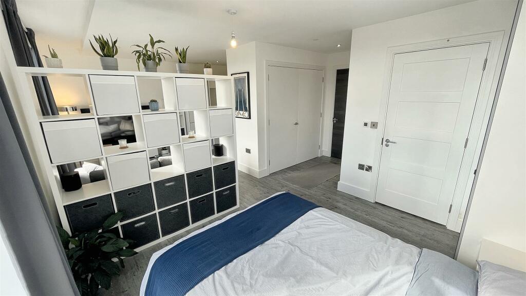 Additional property image - Moseley Central, Moseley