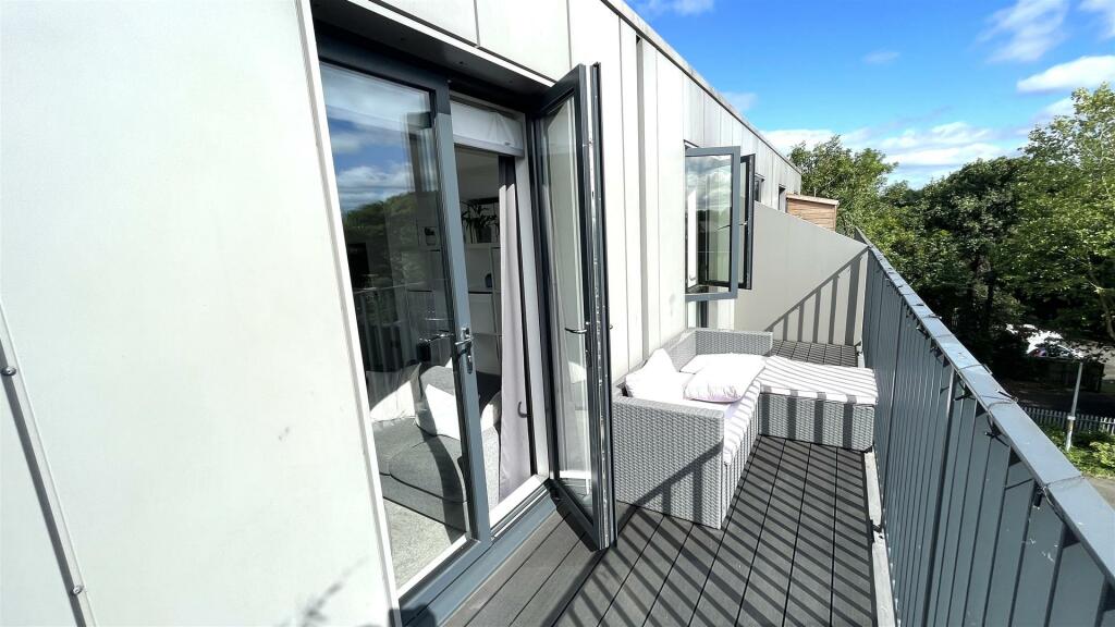 Additional property image - Moseley Central, Moseley
