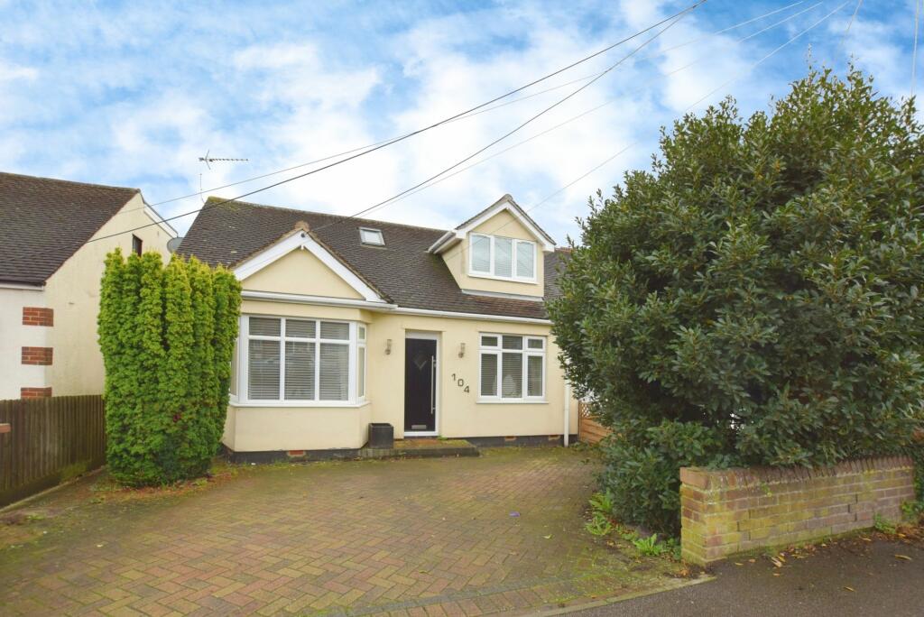 5 bedroom semidetached house for sale in Giffords Cross Road