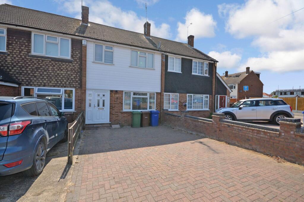 Main image of property: Larkswood Road, Corringham, SS17