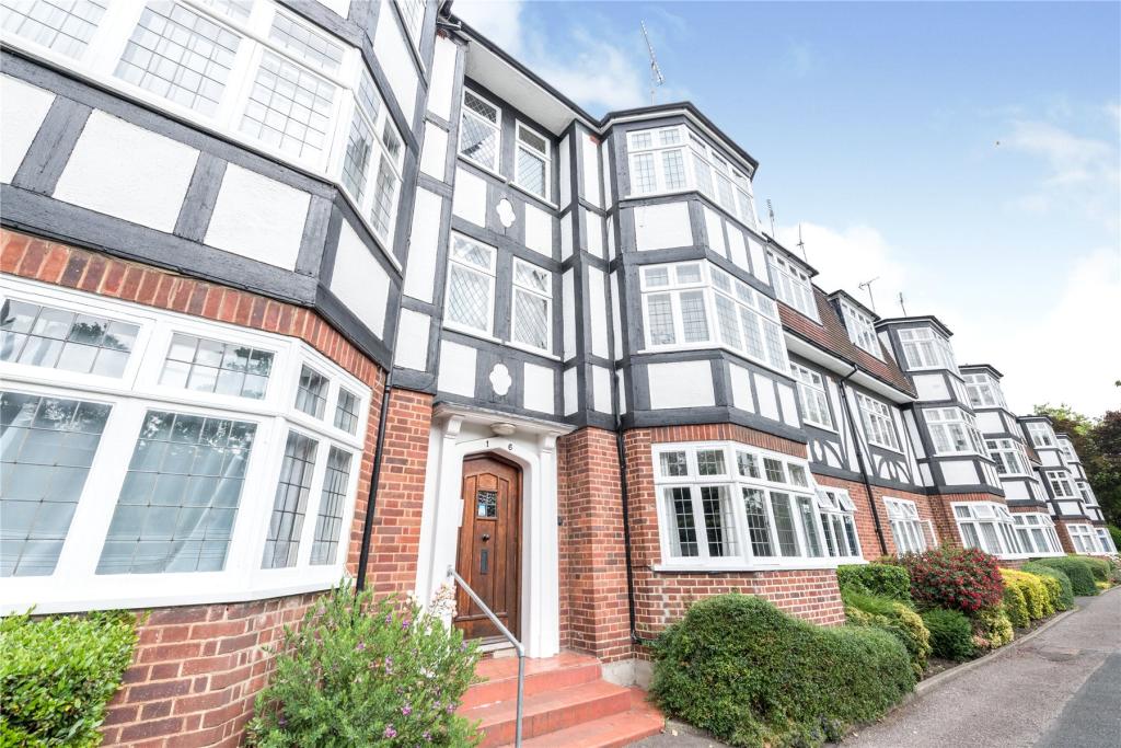 2 bedroom flat for sale in Eagle Court, Hermon Hill, London, E11