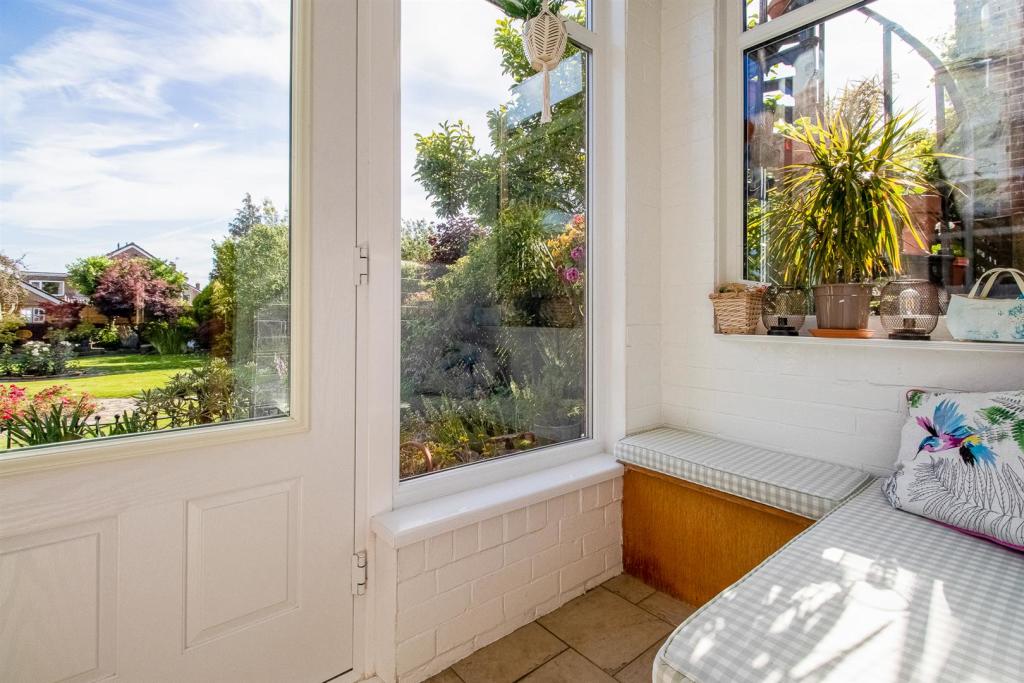 4 bedroom house for sale in Horbury Road, Wakefield, WF2