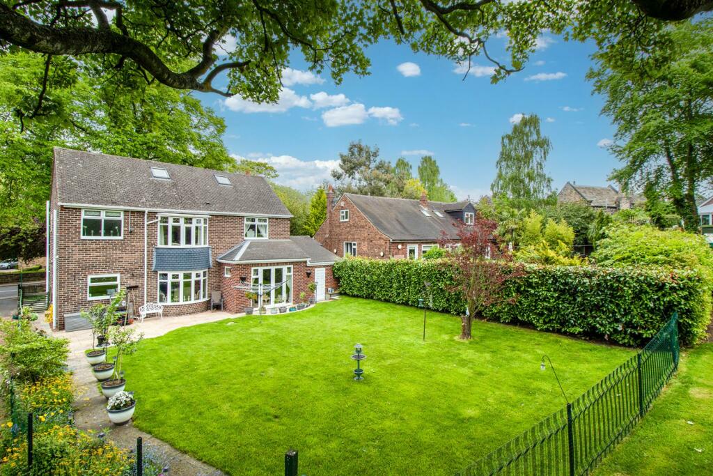 4 bedroom detached house for sale in Church Lane, Chapelthorpe