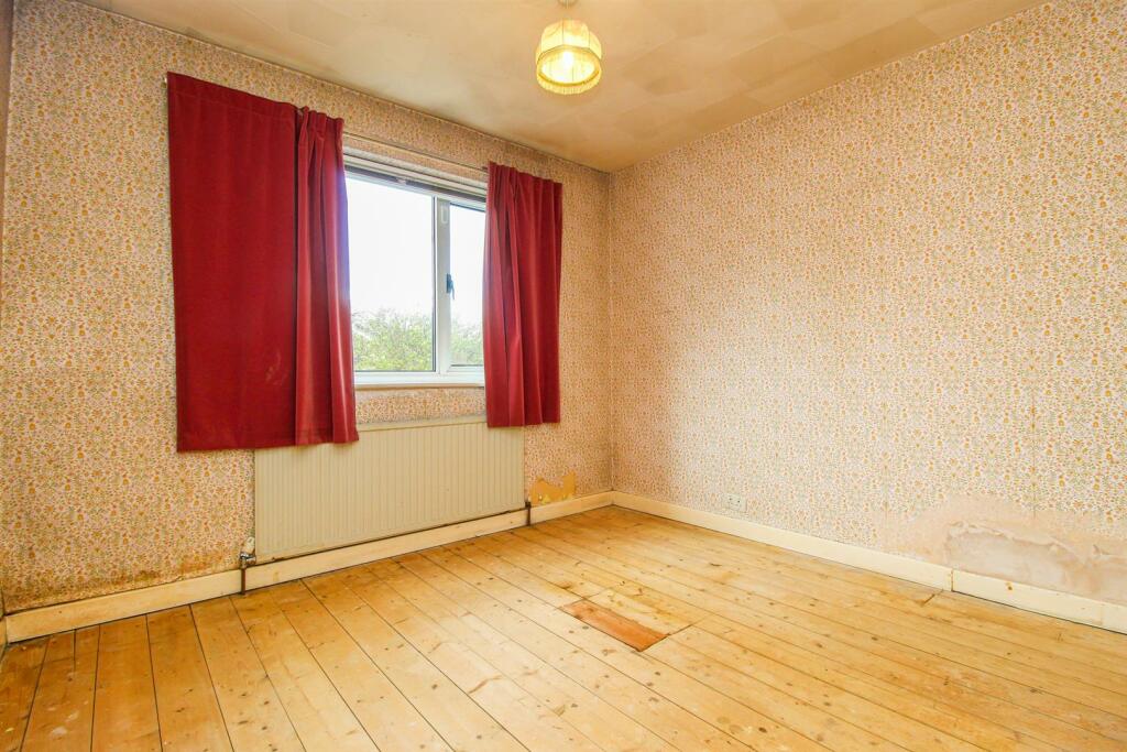 2 bedroom detached bungalow for sale in Grampian Avenue, Wakefield, WF2