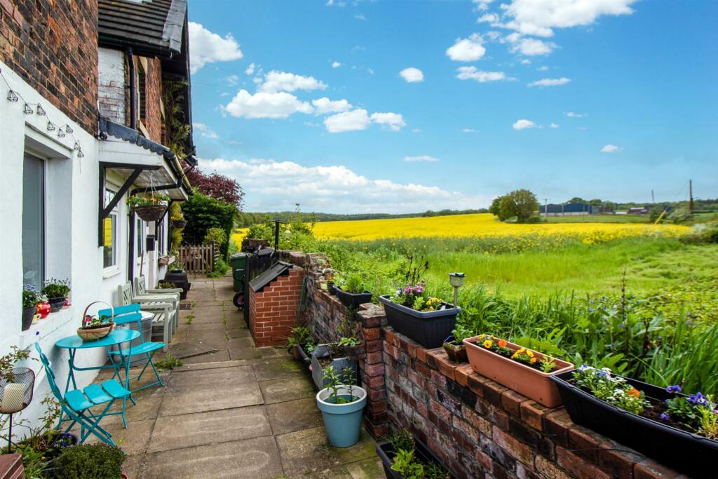 5 bedroom cottage for sale in Station cottages, Bretton Lane