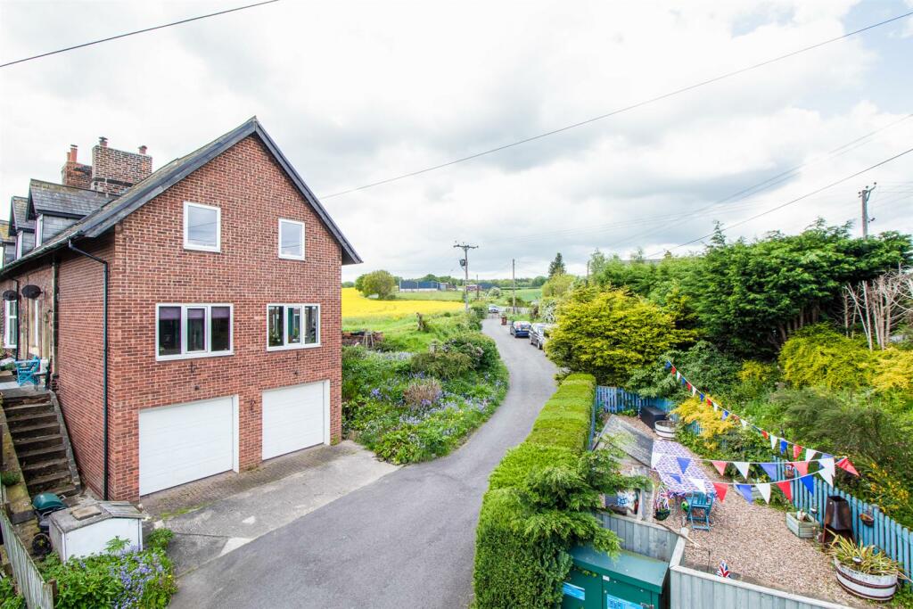 5 bedroom cottage for sale in Station cottages, Bretton Lane