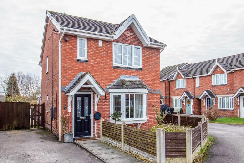 2 bedroom detached house for sale in Oak Crescent, Havercroft