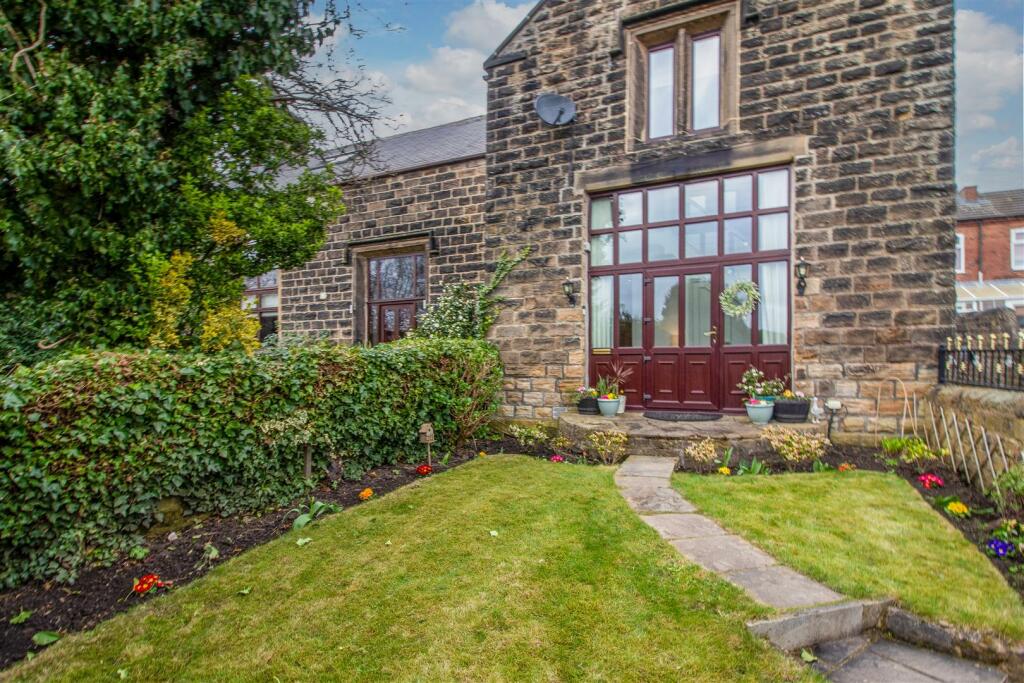3 bedroom cottage for sale in School Hill, Newmillerdam, Wakefield, WF2