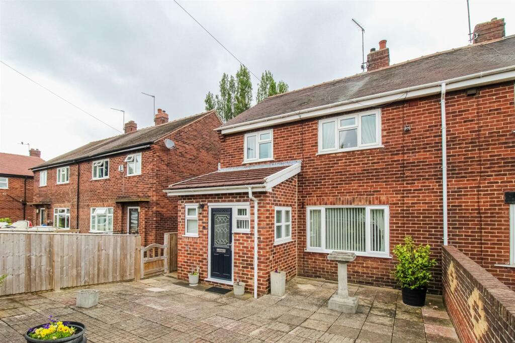 3 bedroom semidetached house for sale in Marshall Avenue, Hall Green