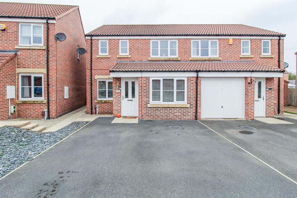 Main image of property: Bottle Kiln Rise, Wakefield