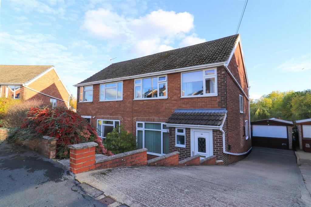 Main image of property: Manor Rise, Walton, Wakefield