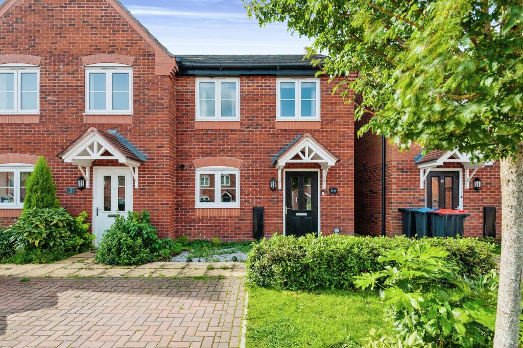 2 bedroom semidetached house for sale in Iris Rise, Cuddington