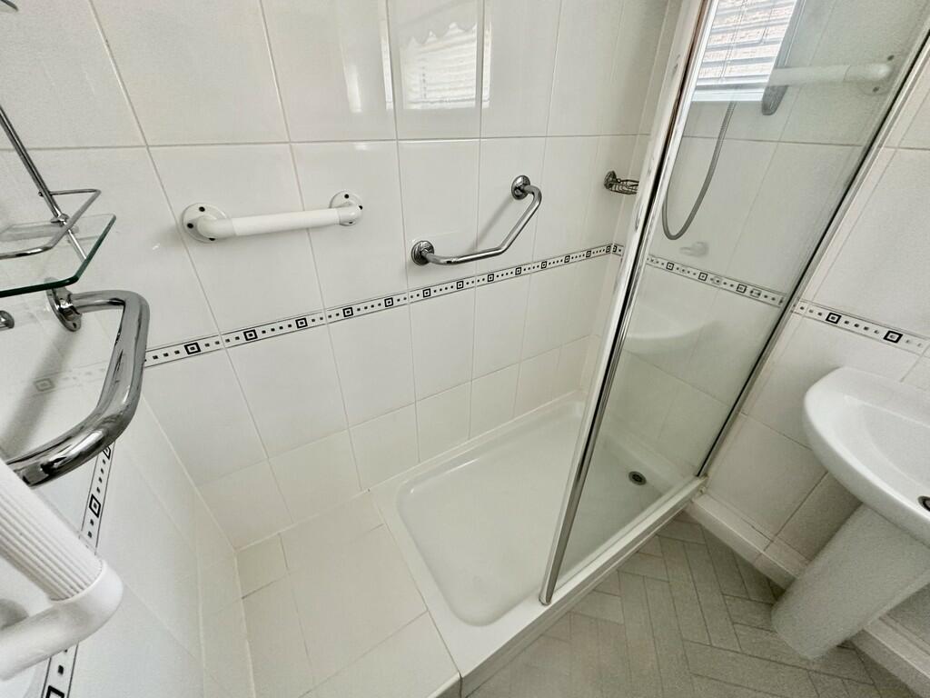 2 bedroom detached bungalow for sale in Arden Gate, Balby, Doncaster, DN4